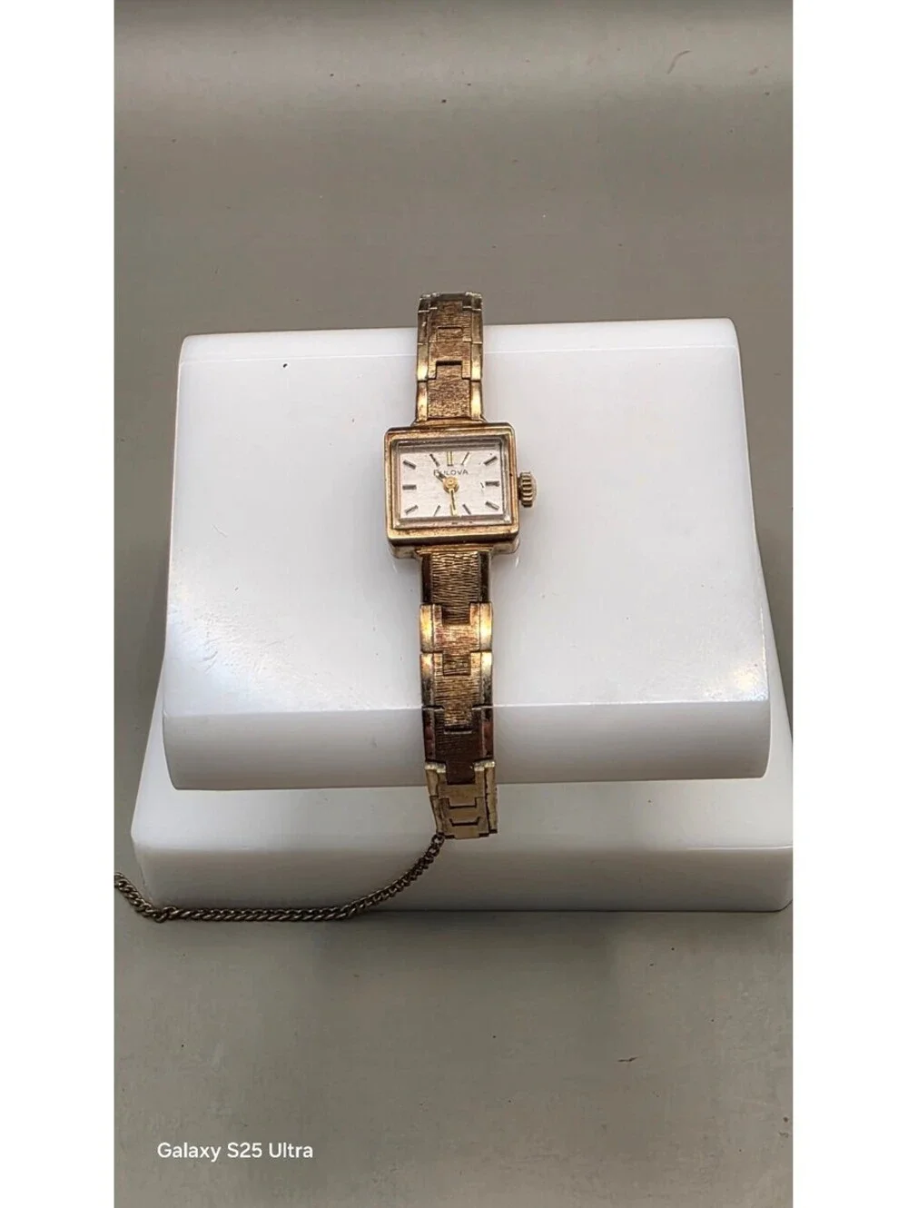 Vintage Bulova Gold Tone Mechanical Women's Wristwatch